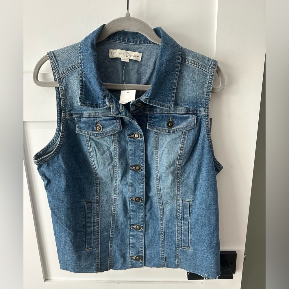 Est. 1946 Denim Blue Vest Sz L Button Front Raw Hem Pockets NWT